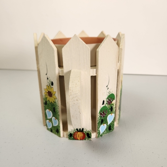 Vintage Handpainted Watering Can Plant Planter Wood Cottagecore Farmhouse Cute - Picture 4 of 13